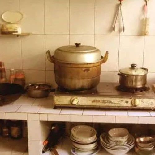 从1949到2019，回望70年来中国人的厨房变化，唤醒你的童年记忆